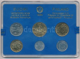 Finnország 1984. 5p - 5M (6xklf) Forgalmi Sor M?anyag Tokban T:1
Finland 1984. 5 Pennia - 5 Markkaa (6xdiff) Coin Set In - Non Classificati