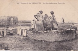 29 SOUVENIR DE DJIBOUTI                                            La Fontaine Des Somalis - Djibouti