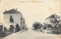 Les Abrets (Isère) - Hôtel De La Poste Et Avenue De La Gare - Edition J. Brochier - Les Abrets