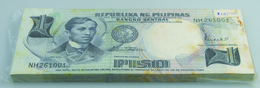 02838 Philippines / Philippinen: Bundle With 100 Pcs. Philippines 1 Piso ND(1967), P.142h In VF To XF - Philippines