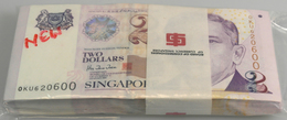 02851 Singapore / Singapur: Bundle Of 100 Pcs. 2 Dollars ND(1999), P.38 In UNC (100 Pcs.) - Singapour