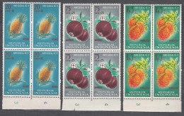 Indonesia 1961 Fruits Mi#320-322 Mint Never Hinged Pieces Of Four - Indonesia