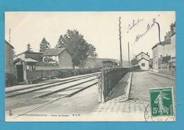 CPA - Chemin De Fer Arrivée Du Train En Gare De Guise - SAINTE-MENEHOULD 51 - Sainte-Menehould