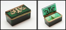 Boîte En Cristal Vert, Cerclage Et Fins Motifs Décoratifs En Bronze, 2 Comp., 75x40x30mm. - TB - Stamp Boxes