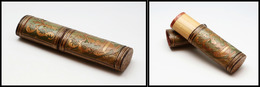 Tube à Message En Marqueterie De Paille, L. 130xl. 35mm, Qqs Légers Défauts Mais TB - Postzegeldozen