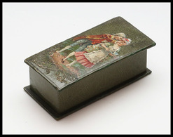 Boîte Papier Mâché, Scène Romantique En Décor Sur Couvercle, 3 Comp., 92x45x30mm. - TB - Stamp Boxes