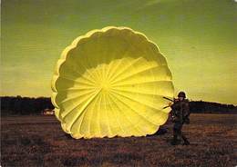 PARACHUTISME - Voilure Gonflée à L'arrivée Au Sol - Fallschirmspringen