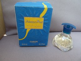 Flacon De Parfum Miniature Aimez-moi De CARON Paris. Emballage Et Bouteille En Bon état. - Miniatures Femmes (sans Boite)