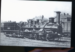 LOCOMOTIVES DE FRANCE - Stations - Met Treinen