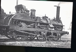 LOCOMOTIVES DE FRANCE - Estaciones Con Trenes