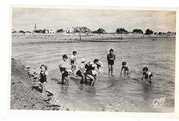 44 - LES MOUTIERS EN RE - LA PLAGE VUE D'ENSEMBLE - Groupe D'enfants Années 50  - Editeur GABY - Les Moutiers-en-Retz