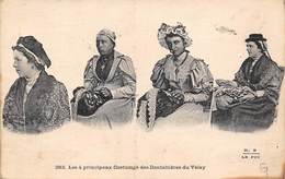 Thème:  Métier  Broderie  Quatre Principaux Costumes Du Velay.  Dentellières    (voir Scan) - Ambachten