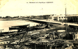 AK 215-/ CPA   DJIBOUTI - BOULEVARD DE LA REPUBLIQUE - Djibouti