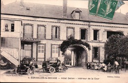 CPA 89 EGRISELLES LE BOCAGE Hotel DELION Intérieur De La Cour , AUTOMOBILES DB 12 RENAULT - Egriselles Le Bocage