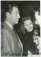Photo De Presse  Original - Barbara STANWIK, Robert TAYLOR, Se Sépare, Paris Lors D'un Dernier Trip, 16-12-1950, Scans. - Famous People