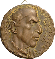 Medaillen Deutschland: Fritz Nuss 1907-1999: Einseitige Bronzegussmedaille 1977 "CARL ZUCKMAYER", Dr - Otros & Sin Clasificación