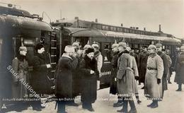 WK I Brest Weißrussland Friedensgespräche Russische Delegation Am Bahnhof Foto AK I-II - War 1914-18