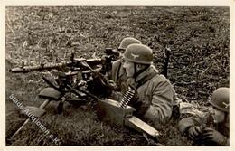 WK II Soldaten Maschinengewehr Foto AK I-II - War 1939-45