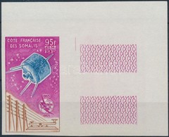 ** 1965 100 éves A Nemzetközi Távközlési Unió Mi 365 ívsarki üres Mez?s Vágott Bélyeg / Corner Imperforate Stamp With Bl - Altri & Non Classificati