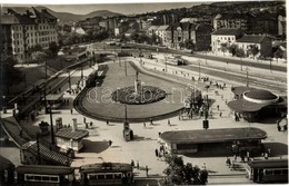 ** T1 Budapest II. Moszkva Tér (Széll Kálmán Tér), Villamosok, Autóbuszok. Photo - Unclassified