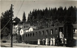 * T2/T3 Arad, Hegyaljai Motoros Vasútállomás, Vasutas, Hölgyek / Railway Station, Train, Railwayman With Ladies. Wild En - Unclassified