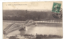 LYON . LE PONT DE LA BOUCLE ET LE PARC +CACHET DU DESTINATAIRE AU VERSO . AFFR LE 11-9-1916 . 2 SCANES - Lyon 4