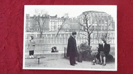 CPM ROBERT DOISNEAU AU SQUARE DU VERT GALANT 1950 - Doisneau