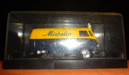 Volkswagen Combi VW "Michelin" (Bibendum) - Solido