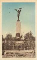 120518 - 46 LATRONQUIERE - Monument Aux Morts De La Grande Guerre - Statue Pourquet - Latronquiere