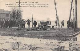 94-ALFORVILLE- LES CHEVAUX ET LA PROLONGE D'ARTILLERIE DANS LAQUELLE SE TROUVAIENT LES CANTONNIERS DUREUIL ET PENY NOYE - Alfortville