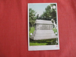 Chattanooga  Monument To Andrew Raiders National Cemetery--Front Has Paper Flack  - Tennessee >   Ref 2958 - Chattanooga