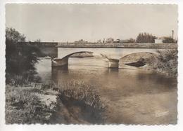 84.205/ SORGUES - Le Pont Sur La Riviere - Sorgues