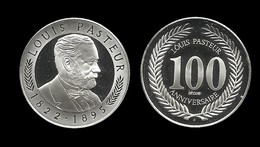 MEDAILLE 100éme ANNIVERSAIRE DE LA MORT DE LOUIS PASTEUR . 1995  . - Royaux / De Noblesse