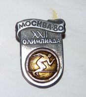 BADGE BROCHE ANCIENNE RUSSIE 1890 Moscou Mockba / BON ETAT - Bekleidung, Souvenirs Und Sonstige