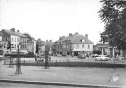 76-GOURNAY-EN-BRAY- PLACE DE L'EGLISE ET LA RUE DU DOCTEUR DUCHESNE - Gournay-en-Bray