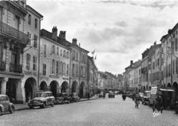 88-REMIREMONT- LA GRANDE RUE ET LES ARCADES - Remiremont