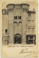 6162 - Alpes De Haute Provence - MANOSQUE:  Portail Des Terreaux  Cafés à Droite Et à Gauche  Disparus En 1903 - Manosque