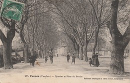84 - PERNES - Quartier Et Place Du Barriot - Pernes Les Fontaines