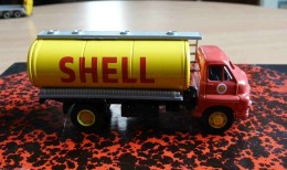 CORGI CAMION CITERNE TANKER SHELL BIG BEDFORD - Corgi