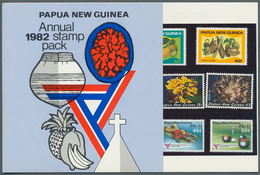23814 Papua Neuguinea: 1982. Lot Of 100 Stamp Packs Each Containing The 23 Issued Stamps Of This Year (inc - Papua Nuova Guinea