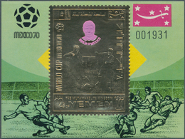 25584 Thematik: Sport-Fußball / Sport-soccer, Football: 1969, Yemen Kingdom GOLD ISSUE "Football World Cha - Altri & Non Classificati