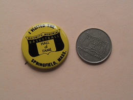 I Visited The NAISMITH MEMORIAL Basketbal : Older Button + Token ( +/- 37 Mm. ) Zie Photo / Foto Voor Detail ! - Kleding, Souvenirs & Andere