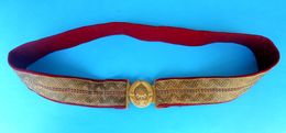 YUGOSLAVIA ARMY ( JNA ) - Vintage Officiers Ceremonial Belt Buckle * First Model With 5. Torches * Nice & High Quality - Casques & Coiffures