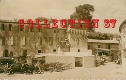 Delcampe - 34 ☺♥♥ PEZENAS - CARTE PHOTO De La PLACE Du CHATEAU < FIEUZET FORGERON + CARROSSERIE Et MAISON A. CHAILLOU - Pezenas