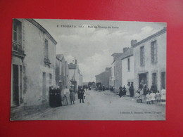 CPA  44 FROSSAY RUE DU CHAMP DE FOIRE  ANIMEE - Frossay