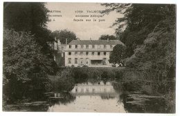 CPA   76   VALMONT    1908    ANCIENNE ABBAYE FACADE SUR LE PARC   PLAN D EAU - Valmont