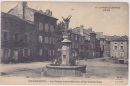 GANDRIEUX SAINT AMANS   La Place Saint Michel Et La Grand' Rue - Gandrieux Saint Amans