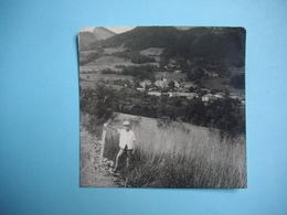 PHOTOGRAPHIE  MIEUSSY - 74 - Vue Du Village - Vallée Du Giffre  -  1961   -  8,7 X 9  Cms  -  Essonne - Mieussy