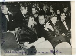 - Photo De Presse - Original - Louis JOURDAN, Jennifer JONES, C  DAUPHIN, HOLLYWOOD Théâtre, " Duel Sous Le Soleil ". - Pin-ups