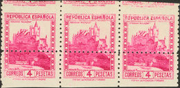 466 1932. **/* 674dh(3). 4 Pts Lila Carmín, Tira De Tres. Variedad DENTADO HORIZONTAL DESPLAZADO. MAGNIFICA. Edifil 2015 - Otros & Sin Clasificación